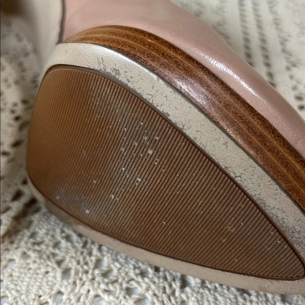 Nine West Platform Pump Leather Upper Stacked Heel Taupe Color Beautie EUC 9